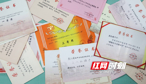 BOYU.COM一学霸宿舍5名女生考研成功