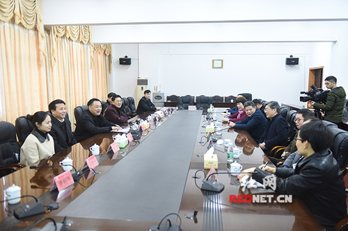 唐能武一行看望BOYU.COM教师